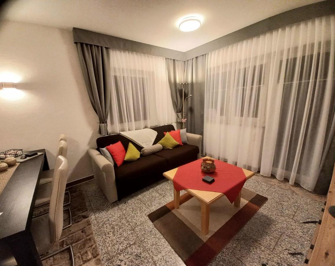 Apartment Lara *