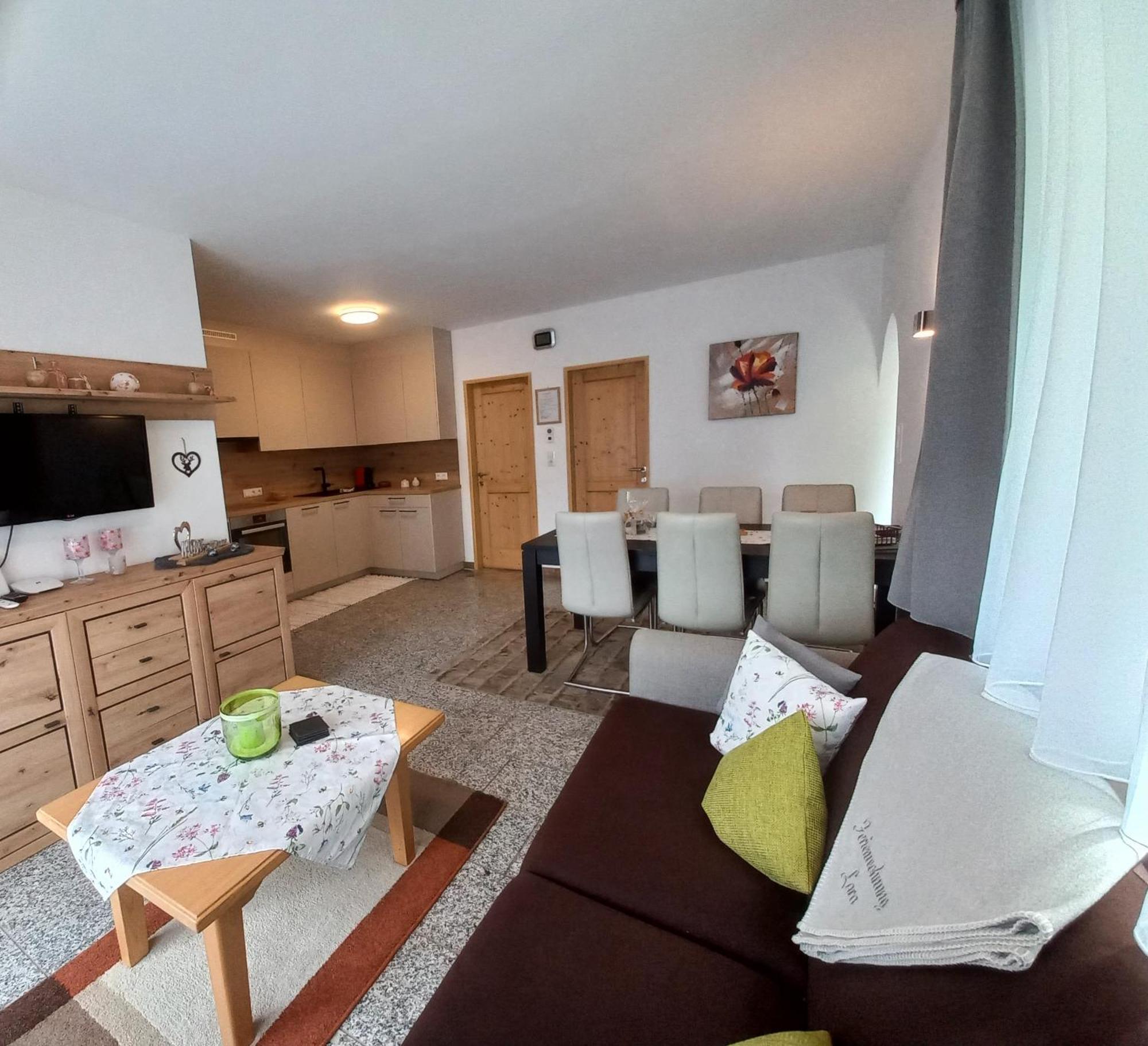 Lara Apartment *
